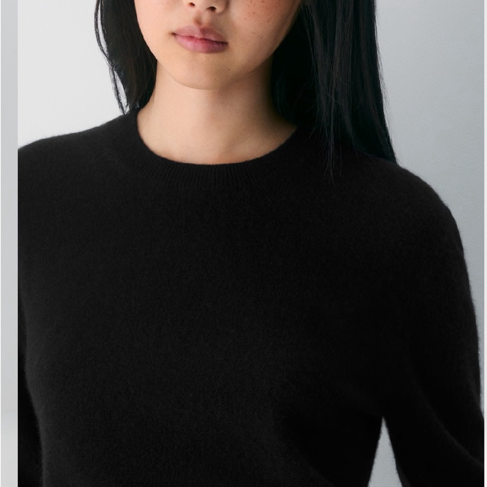 aritzia Black Cashmere Sweater classic small - Picture 5 of 10